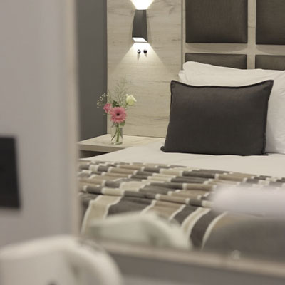 Cascades Bed in Room